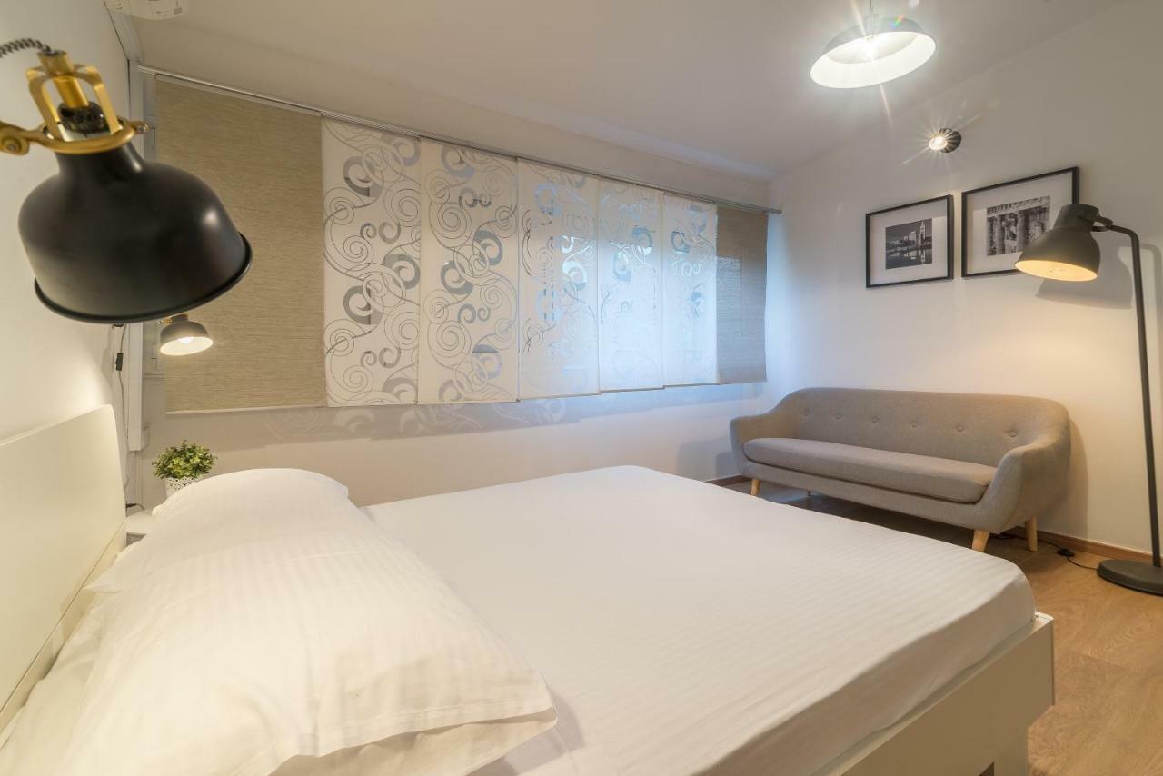 Studios & Apartments Porto Zara Esterno foto